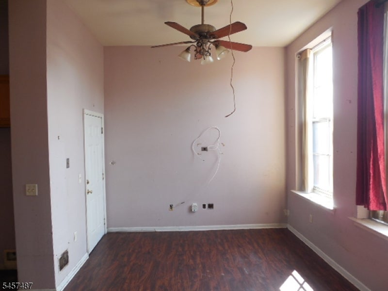 18 Market Street 301