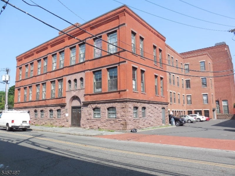 18 Market Street 301