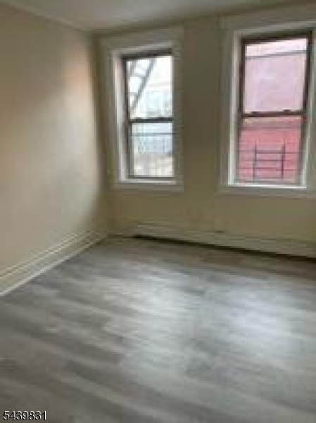 54 Center St