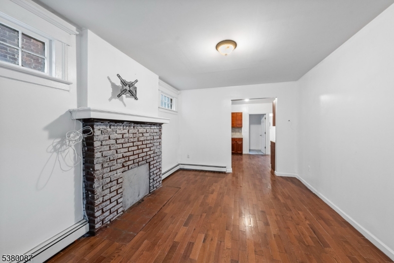323 Glenwood Ave 4