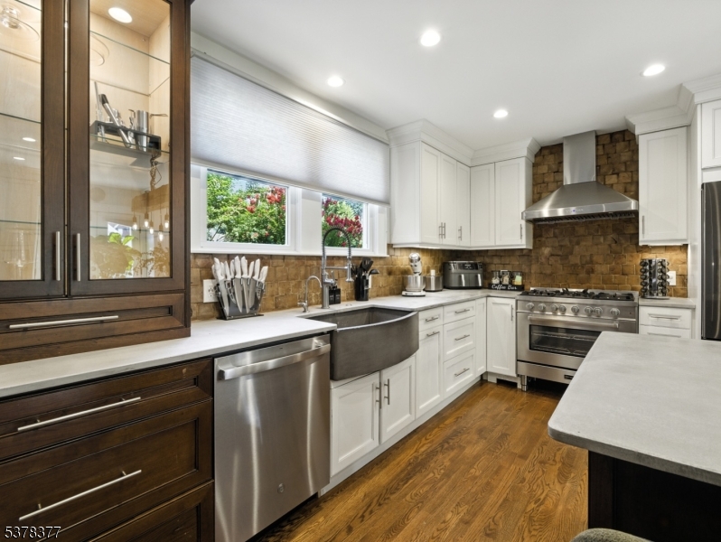 281 Beechwood Ter