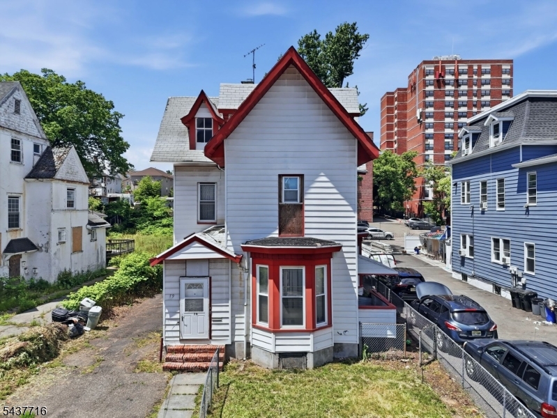 79 Cleveland St