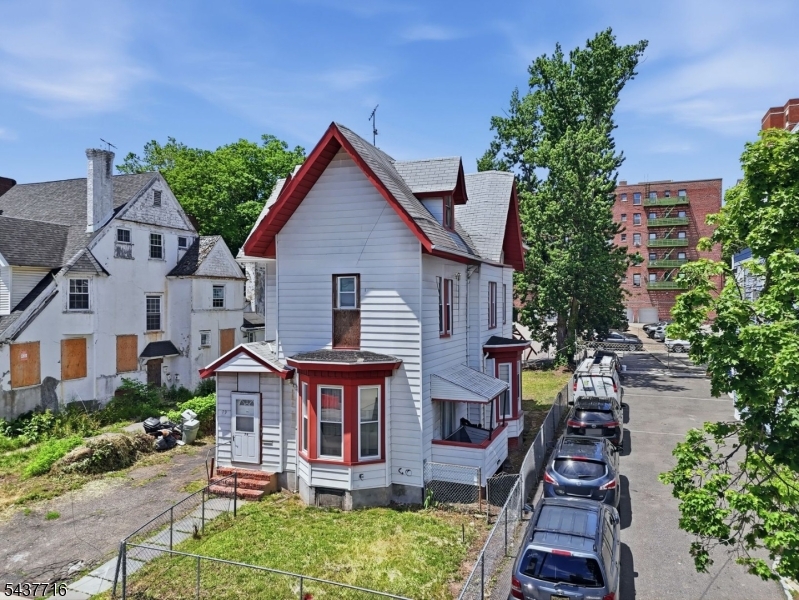 79 Cleveland St