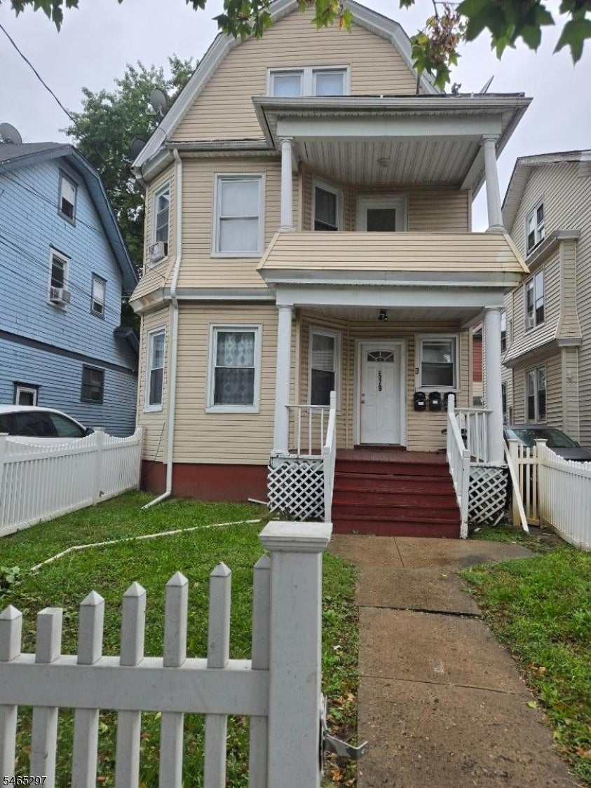 579 Stuyvesant Ave