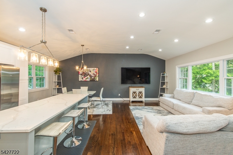 450 Herrick Dr