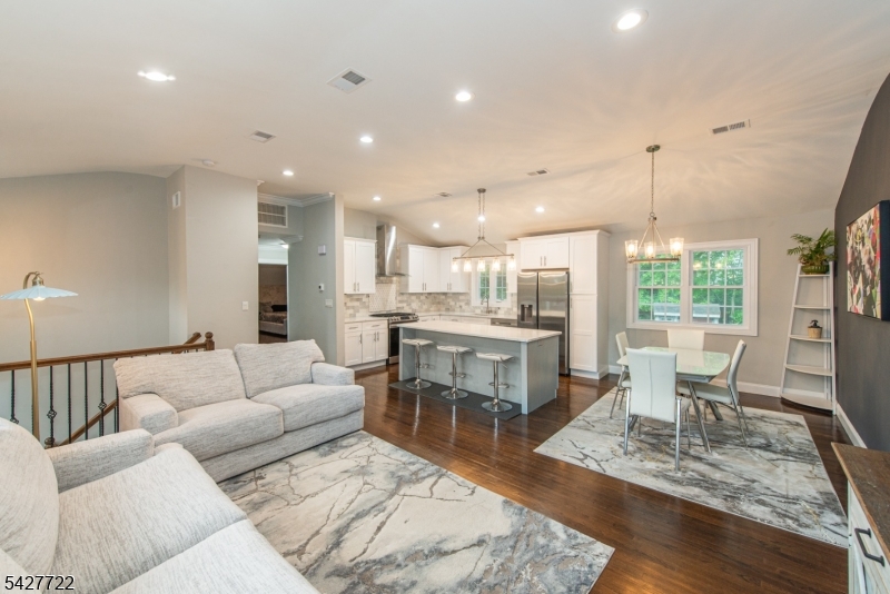 450 Herrick Dr