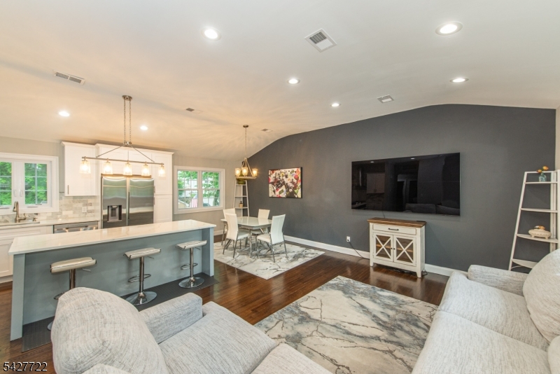 450 Herrick Dr