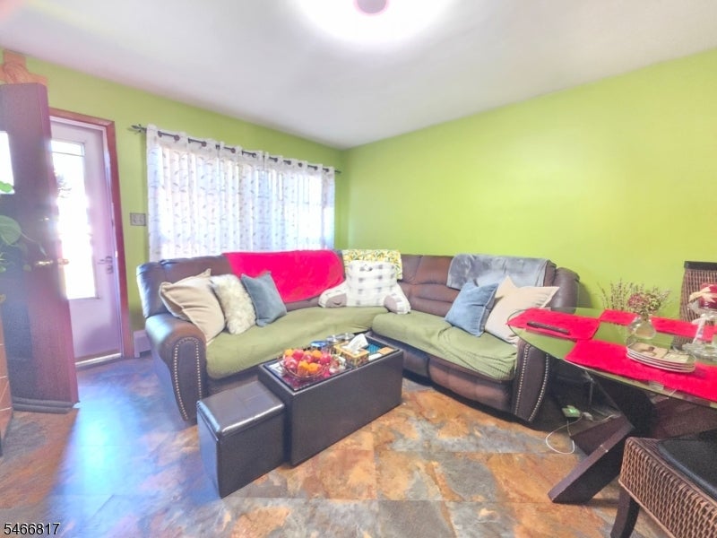 176 Kensington Ave
