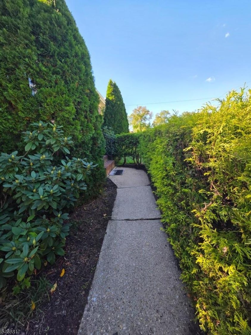 176 Kensington Ave