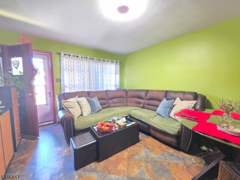 176 Kensington Ave
