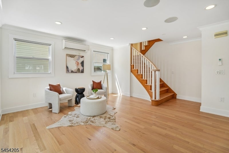 877 Park Ave