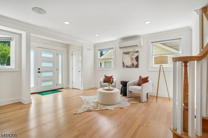 877 Park Ave