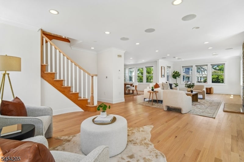 877 Park Ave