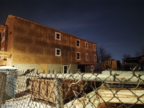 28-30 Garibaldi Ave Newark City NJ 07114