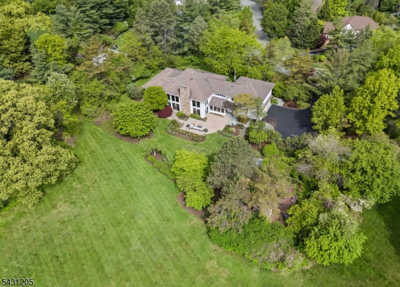 39 Eagle Nest Rd