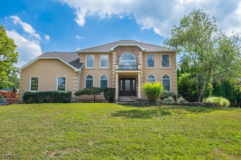 7 Eagle Dr