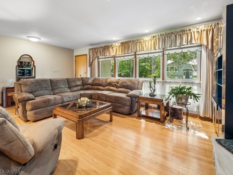 45 Sunset Rd
