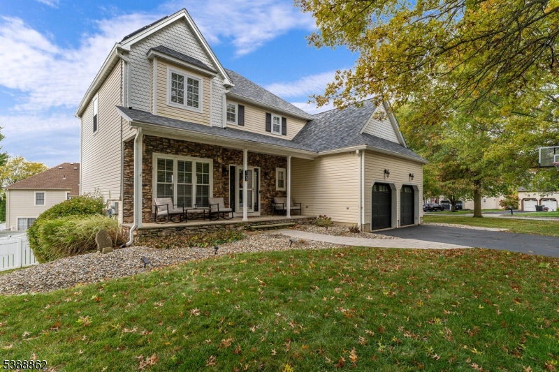 15 Byron Dr
