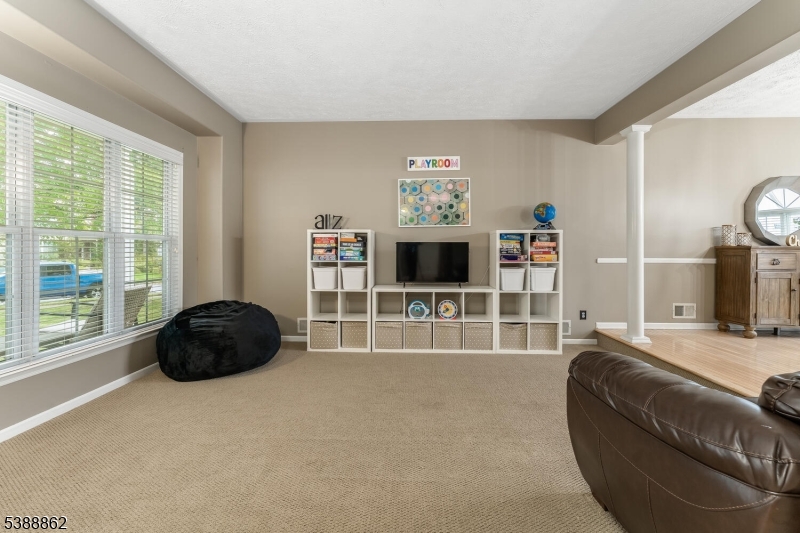15 Byron Dr