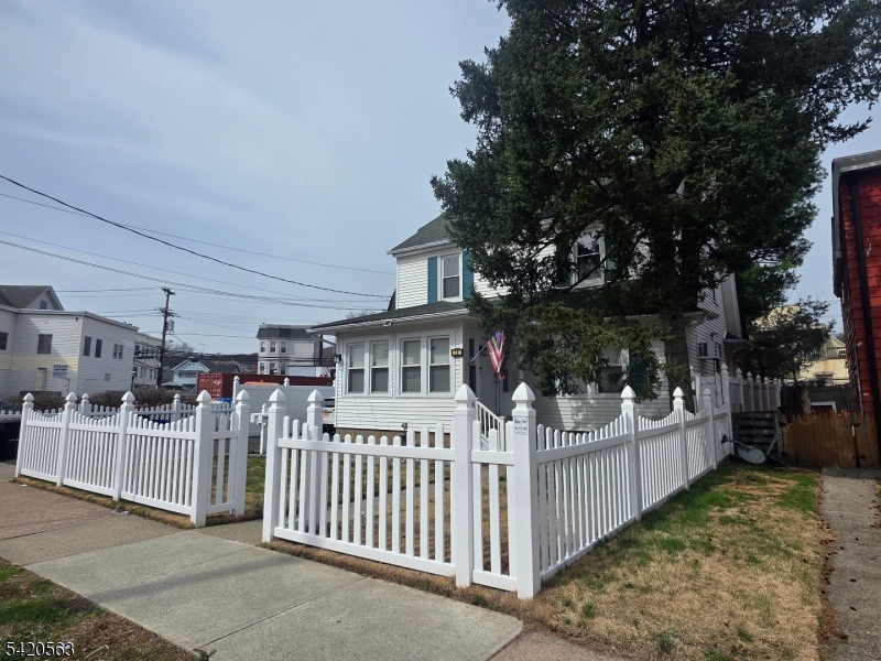 19 Zabriskie Street