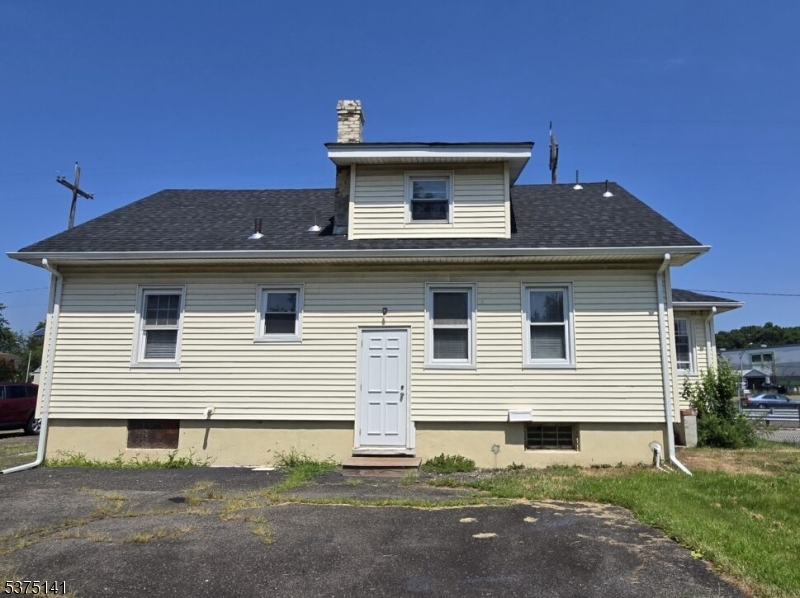 584-588 Us Highway 46