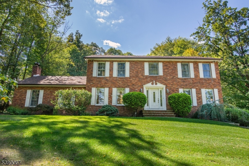 43 Round Hill Rd