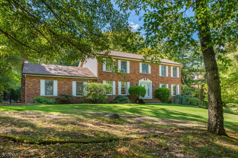 43 Round Hill Rd