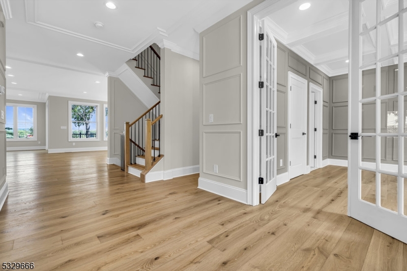 142 Ridgedale Ave