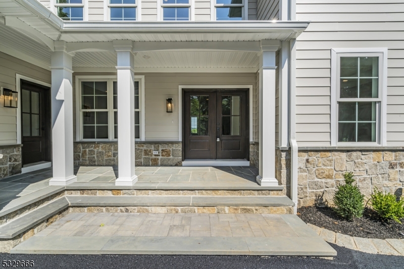 142 Ridgedale Ave