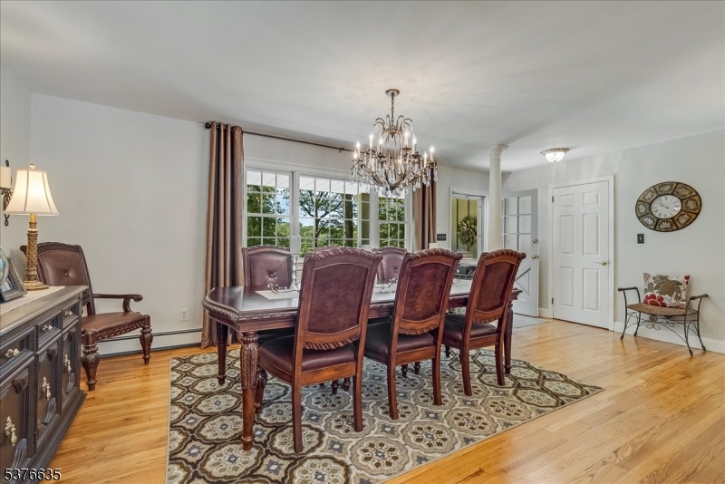11 Daniel Ln