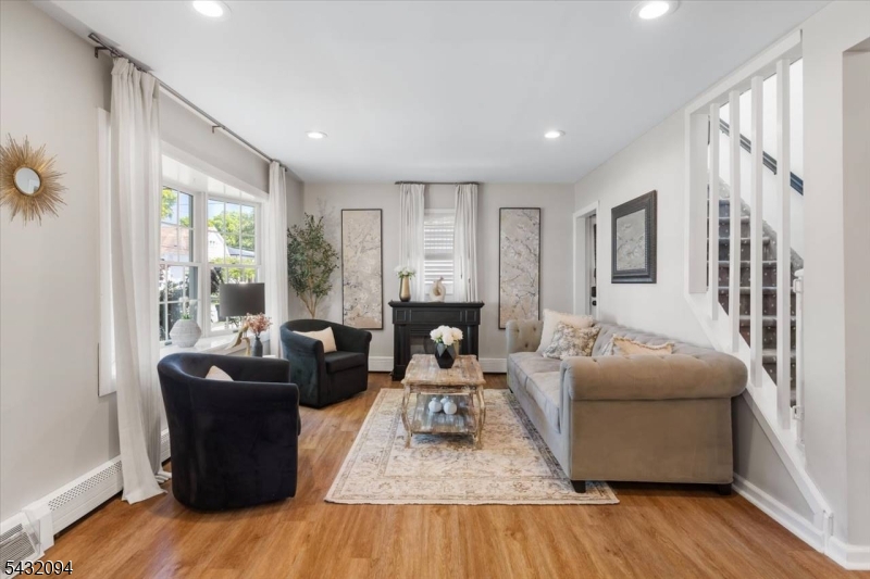 347 W Passaic Ave
