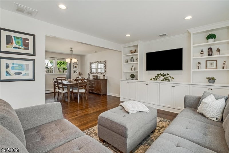 2105 Maple View Ct