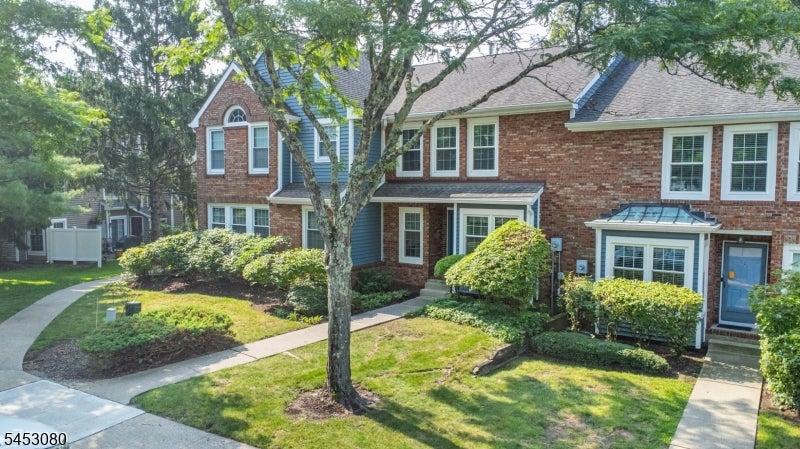 54 Woodledge Ct