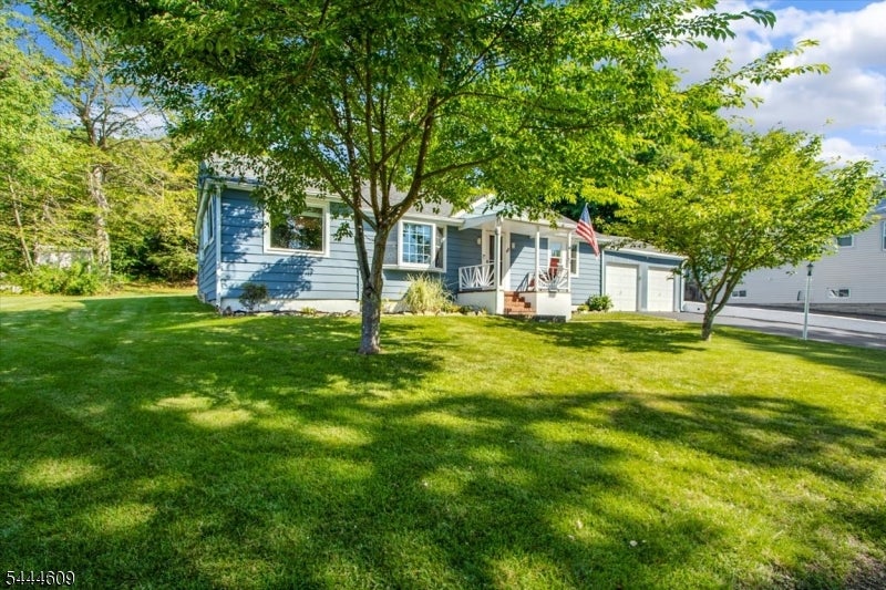 54 Oslo Dr