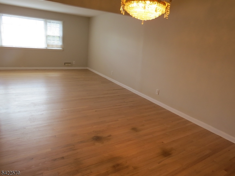 192 W Mount Pleasant Ave B