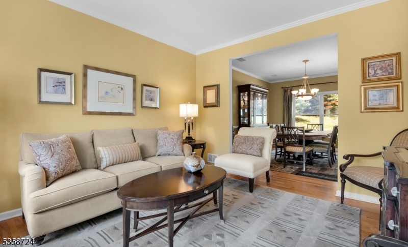 9 Blue Bird Ct