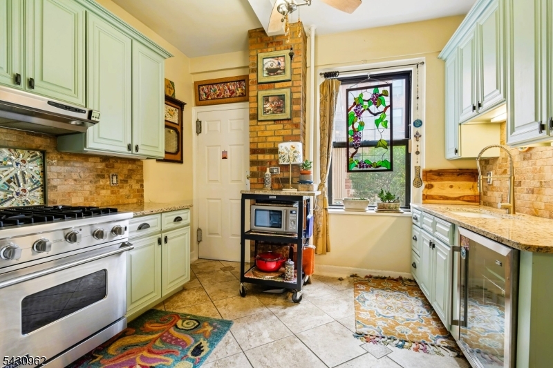 375 Mt Prospect Ave 1AW