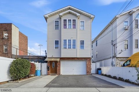 134 3rd Passaic City NJ 07055