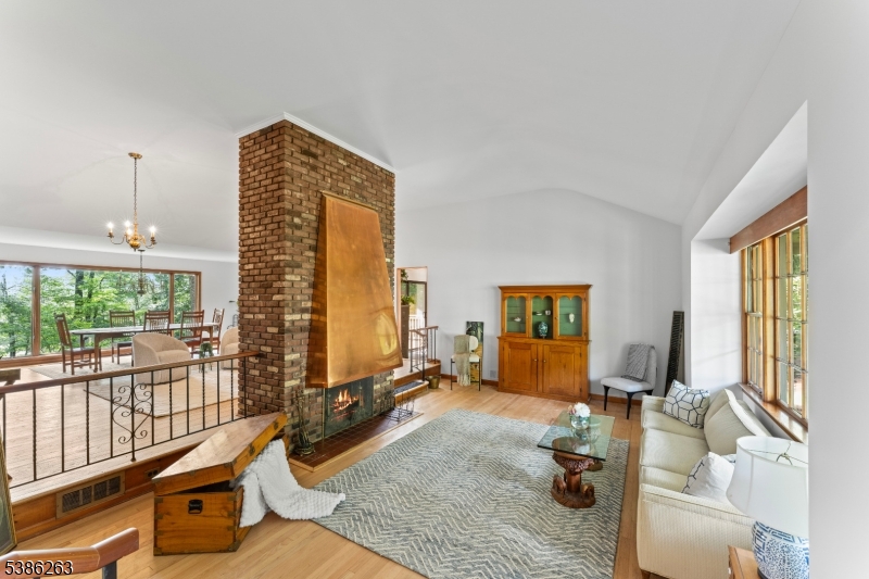 1165 Puddingstone Rd