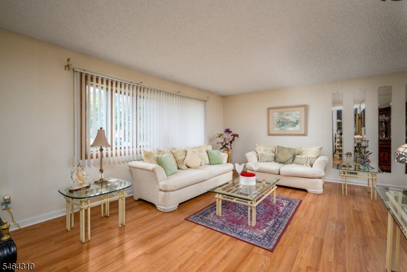 385 Jensen Ave