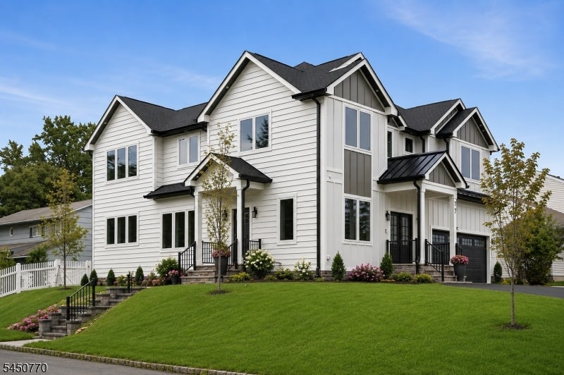 77 Elmwood Dr