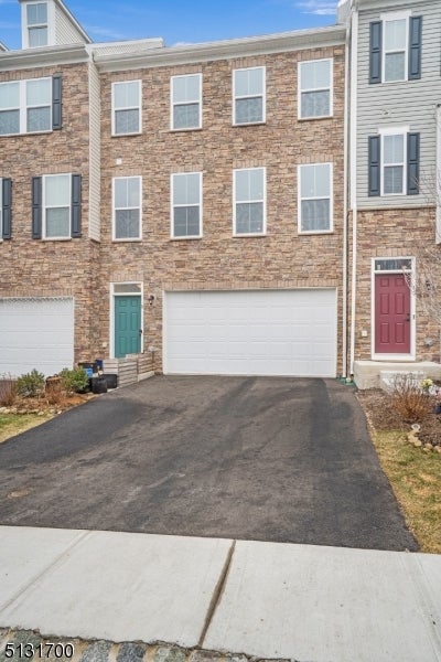 8 Swackhammer Way