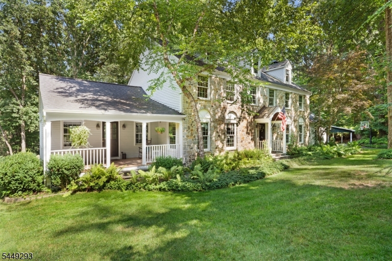11 Summit Rd