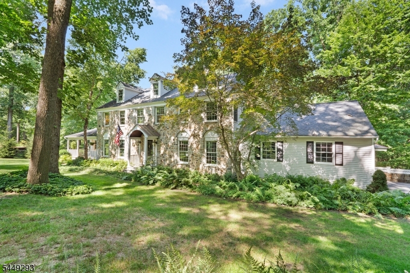 11 Summit Rd