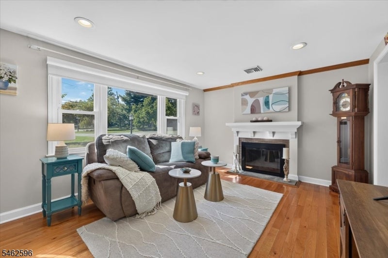48 Florence Ave