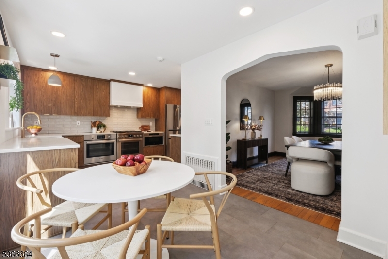 95 Collinwood Rd South