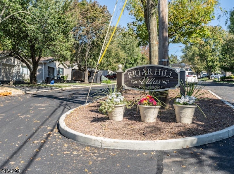 67 Glenview Dr