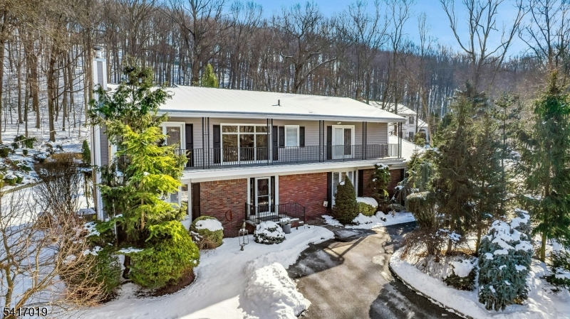 26 Alpine Dr