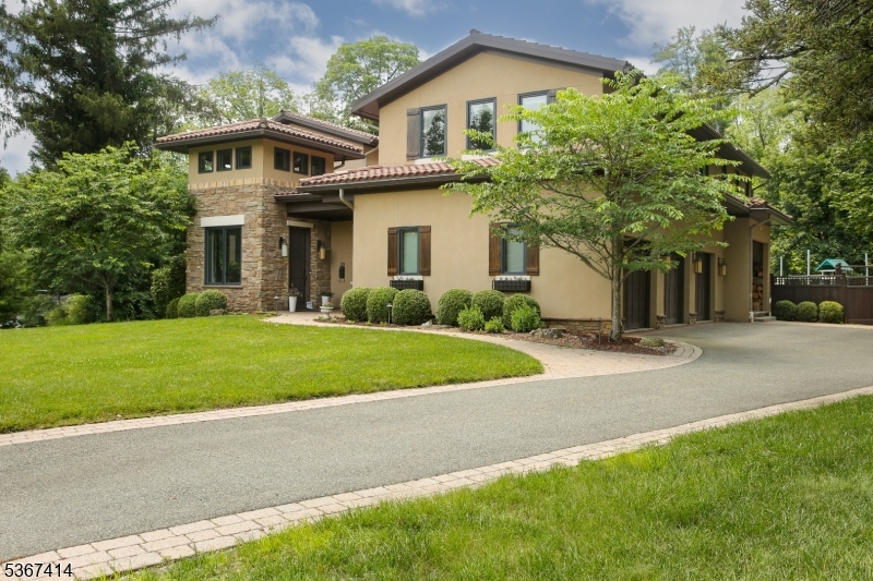 39 Crescent Dr