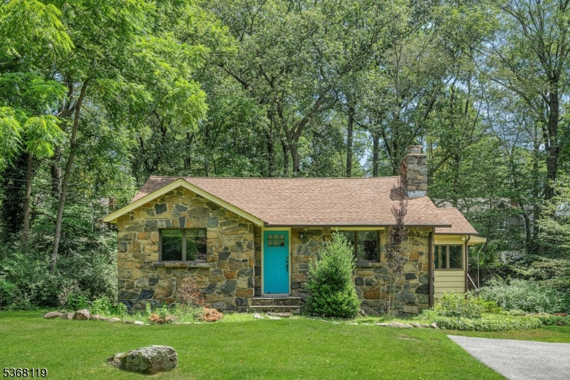 8 Virginia Rd